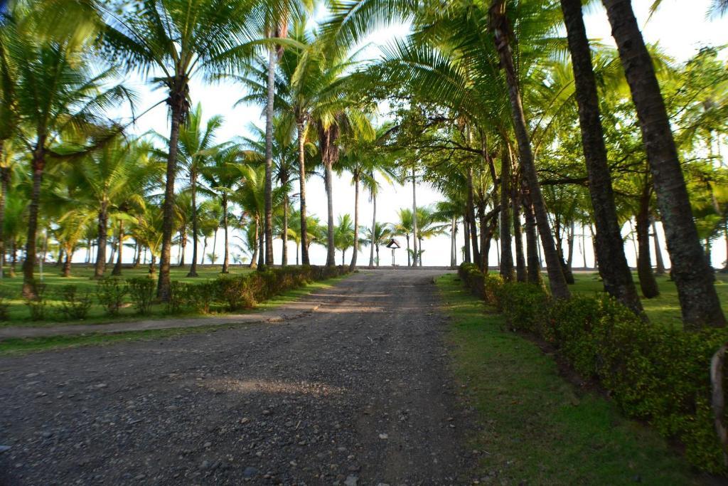 Hotel La Isla Parrita Buitenkant foto