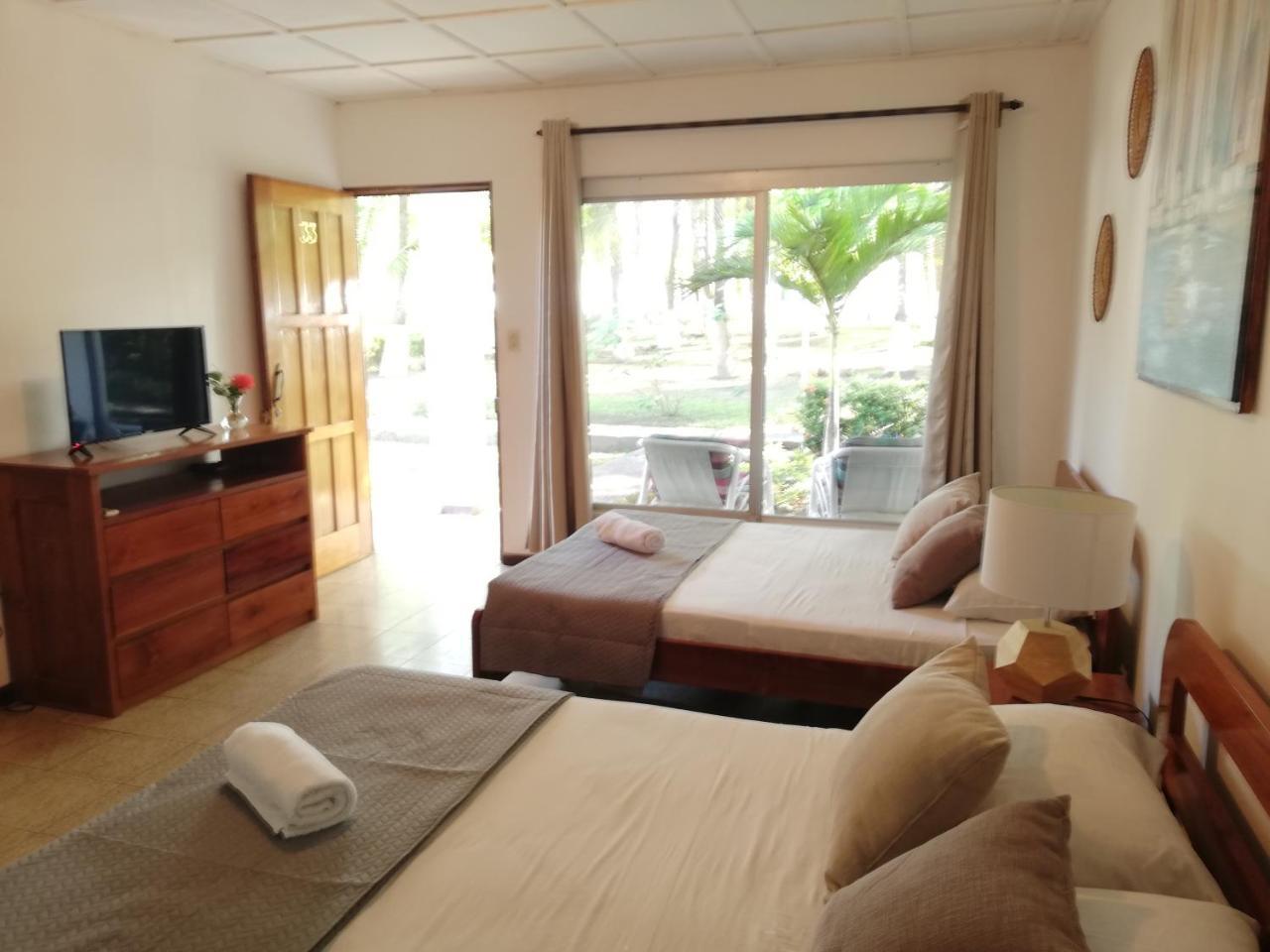 Hotel La Isla Parrita Buitenkant foto