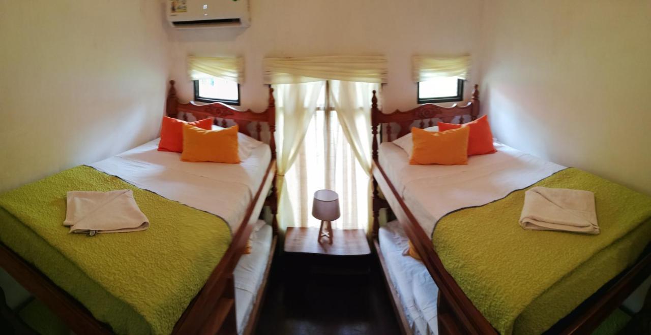 Hotel La Isla Parrita Buitenkant foto
