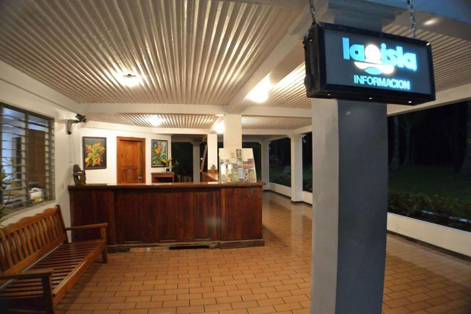 Hotel La Isla Parrita Buitenkant foto